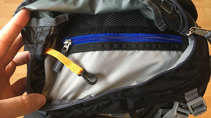 Aircontact Pro Deckelfach mit Schlüsselkarabiner